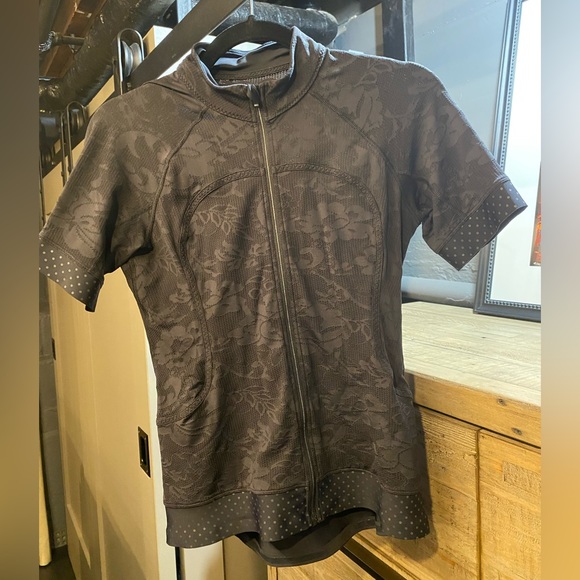 Lululemon Leader of the Pack Cycling Jersey Black - Picture 8 of 15